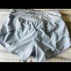 Lululemon High-rise speed up shorts, size 6, 4” (tall).